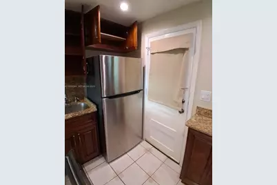 2905 Point East Dr #L302, Aventura, FL 33160 - Photo 2