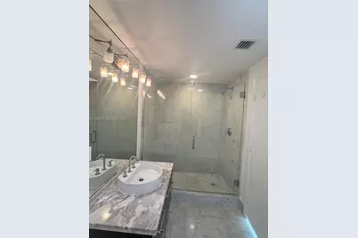 244 Biscayne Blvd #1405, Miami, FL 33132 - Photo 8