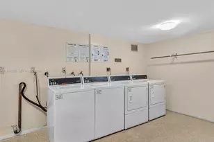 1301 NE Miami Gardens Dr, Miami, FL 33179 - Photo 44