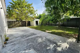 2438 SW 114th Ave, Miami, FL 33165 - Photo 12