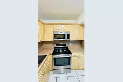 6070 W 19th Ave #307, Hialeah, FL 33012 - Photo 6