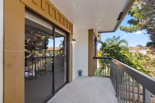 6885 NW 169th St, Hialeah, FL 33015 - Photo 12