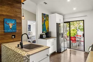 1056 E Lakes Dr, Deerfield Beach, FL 33064 - Photo 2