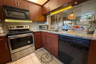 10616 NW 10th St, Pembroke Pines, FL 33026 - Photo 14