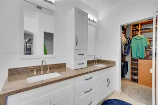 1135 Satinleaf St, Hollywood, FL 33019 - Photo 46