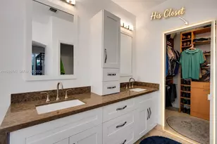 1135 Satinleaf St, Hollywood, FL 33019 - Photo 16