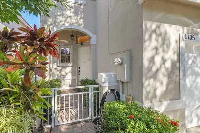 1135 Satinleaf St, Hollywood, FL 33019 - Photo 24