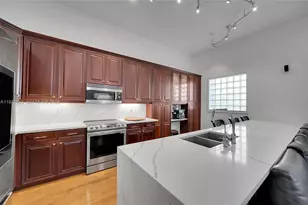 1135 Satinleaf St, Hollywood, FL 33019 - Photo 32