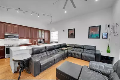 1135 Satinleaf St, Hollywood, FL 33019 - Photo 4