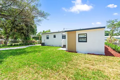 1121 NW 57th St, Miami, FL 33127 - Photo 32