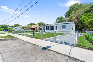 1121 NW 57th St, Miami, FL 33127 - Photo 34