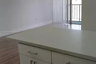 8820 Fontainebleau Blvd, Miami, FL 33172 - Photo 30