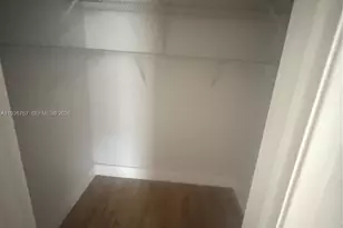 8820 Fontainebleau Blvd, Miami, FL 33172 - Photo 22