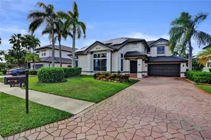 740 Cypress Pointe Dr E, Pembroke Pines, FL 33027 - Photo 2