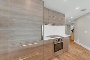 650 NE 32nd St, Miami, FL 33137 - Photo 12