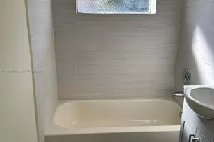 417 SW 3rd St, Hallandale Beach, FL 33009 - Photo 24