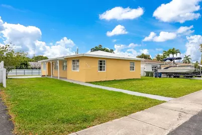 417 SW 3rd St, Hallandale Beach, FL 33009 - Photo 2