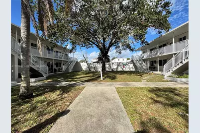 261 Hibiscus Dr #5, Miami Springs, FL 33166 - Photo 12