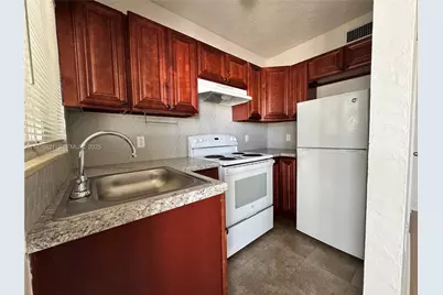 261 Hibiscus Dr #5, Miami Springs, FL 33166 - Photo 6