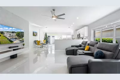 4908 Lombard Pass Dr, Lake Worth, FL 33463 - Photo 2