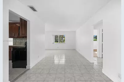 3925 NW 19th Ave, Oakland Park, FL 33309 - Photo 10