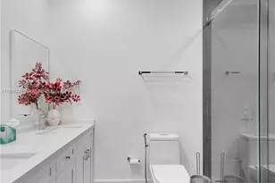 19901 NW 77th Ct, Hialeah, FL 33015 - Photo 32