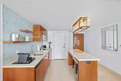 6801 Collins Ave #614 (legal 609), Miami Beach, FL 33141 - Photo 4
