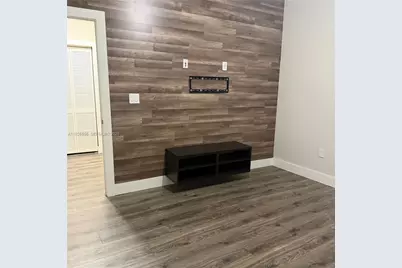 10320 West 33rd Ln, Hialeah, FL 33018 - Photo 14