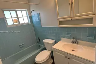105 NE 12th Ave, Hallandale Beach, FL 33009 - Photo 10