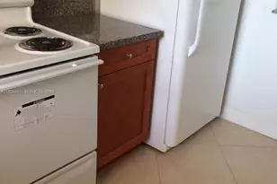 9375 Fontainebleau Blvd, Miami, FL 33172 - Photo 2