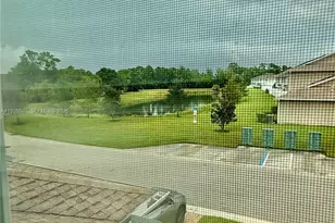 977 Northeast Trailside Run, Port Saint Lucie, FL 34983 - Photo 2