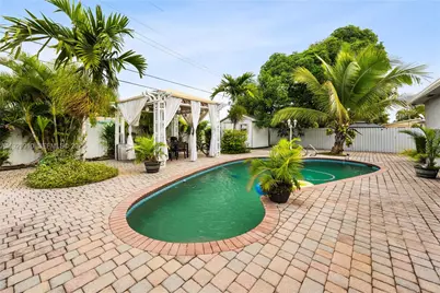 401 NW 183rd St, Miami Gardens, FL 33169 - Photo 22