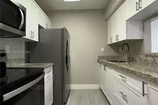 250 NW 107th Ave, Miami, FL 33172 - Photo 2