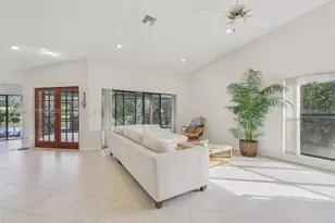 22792 Marbella Cir, Boca Raton, FL 33433 - Photo 8