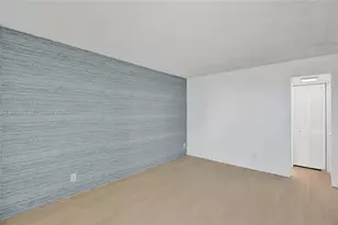100 Bayview Dr, Sunny Isles Beach, FL 33160 - Photo 32