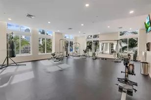 1900 N Bayshore Dr, Miami, FL 33132 - Photo 30