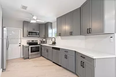 10650 NE 11th Ct, Miami Shores, FL 33138 - Photo 8