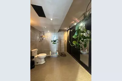 600 NE 36th St #701, Miami, FL 33137 - Photo 16