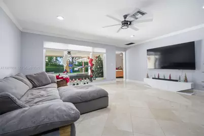 713 Diplomat Pkwy, Hallandale Beach, FL 33009 - Photo 24