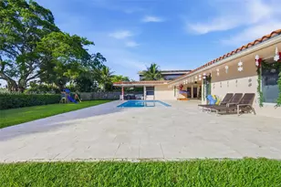 713 Diplomat Pkwy, Hallandale Beach, FL 33009 - Photo 38