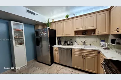 4001 Hillcrest Dr #705, Hollywood, FL 33021 - Photo 1