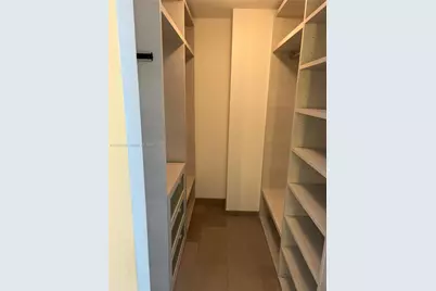 68 SE 6th St #1008, Miami, FL 33131 - Photo 10