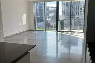 68 SE 6th St, Miami, FL 33131 - Photo 6