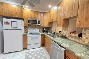 219 NE 14th Ave, Hallandale Beach, FL 33009 - Photo 2