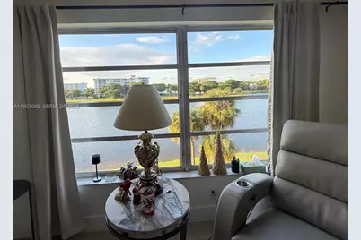 2801 N Palm Aire Dr #405, Pompano Beach, FL 33069 - Photo 2