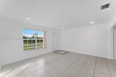 5511 SW 36th Ct, Davie, FL 33314 - Photo 4