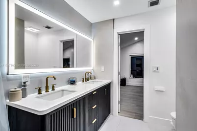 10380 SW 49th Pl, Cooper City, FL 33328 - Photo 20