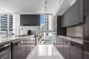 1080 Brickell Ave, Miami, FL 33131 - Photo 10
