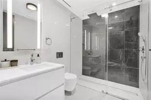 300 Biscayne Blvd Way, Miami, FL 33131 - Photo 40