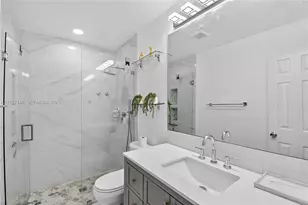 554 NW 46th St, Oakland Park, FL 33309 - Photo 14